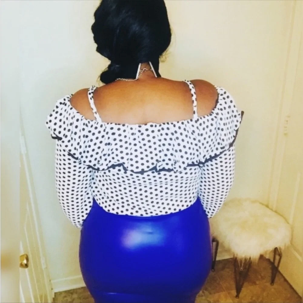 Off Shoulder Black & White Polka Dot Blouse - Picture 6 of 7